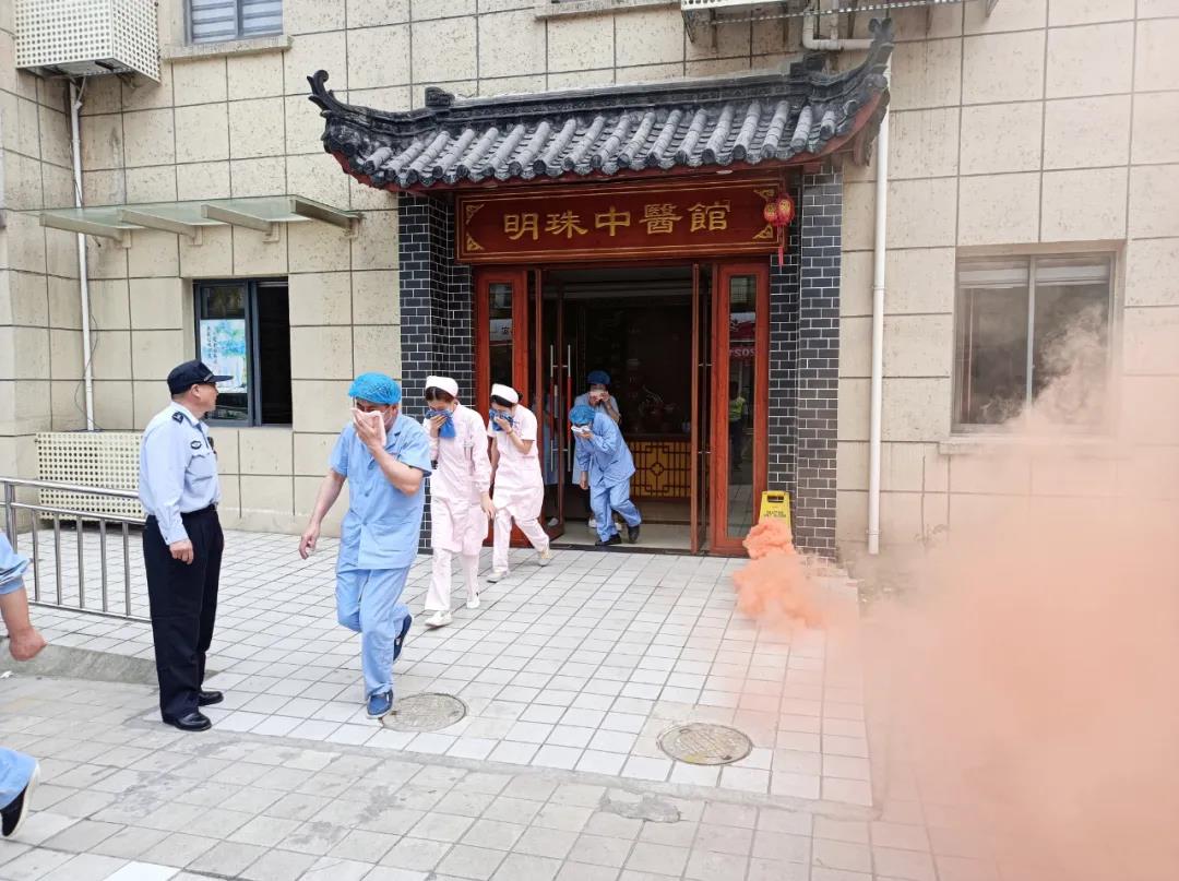 【医院要闻】我院与南街居委开展2021年联合消防演练！