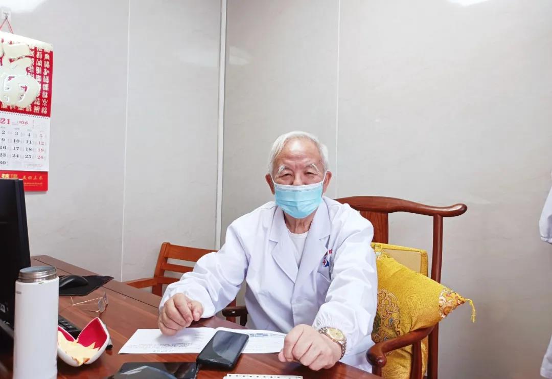 对症解顽疾丨股骨头坏死，保髋还是置换？不如用中药治疗同样有效！