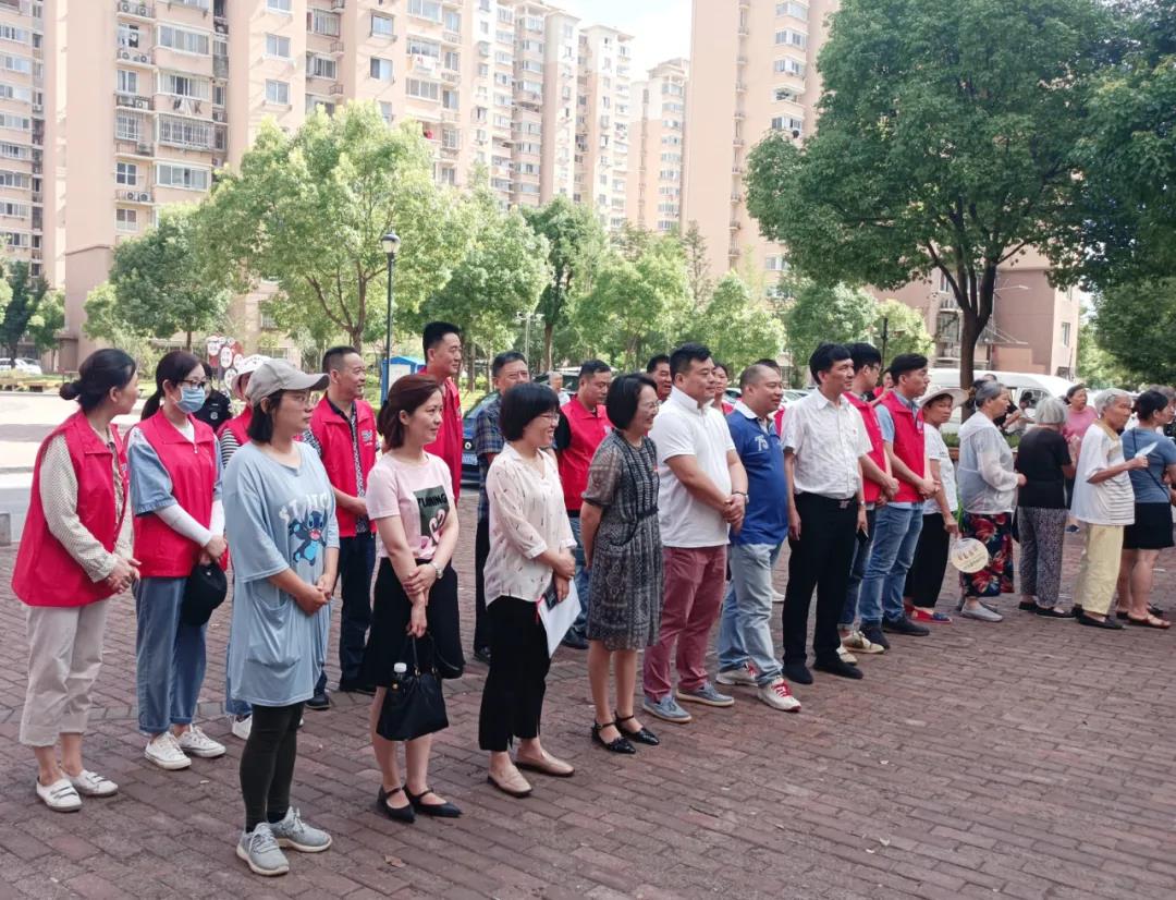 合作共建丨党建引领暖人心，社区义诊送健康！